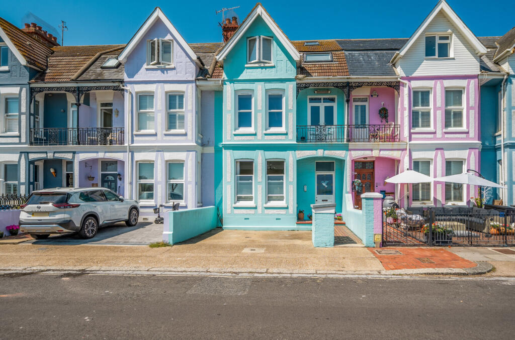 Main image of property: New Parade, Worthing, West Sussex, BN11