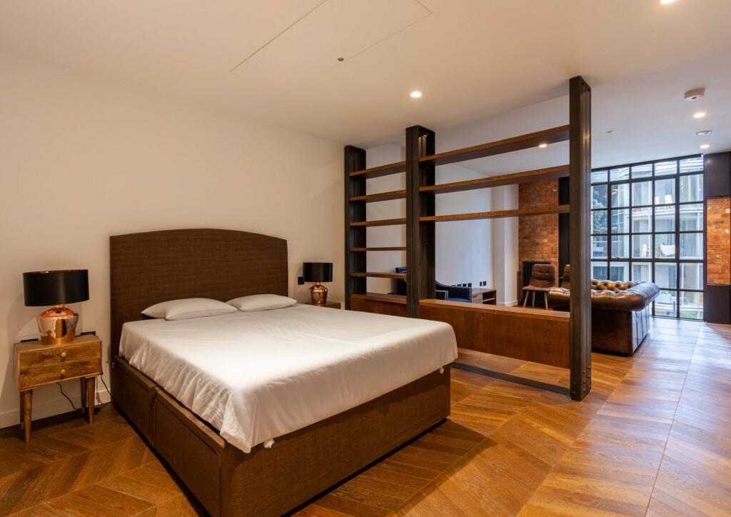 Apartment in London - More