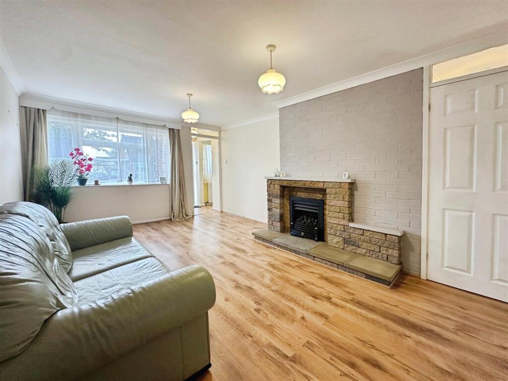 Epping Way, Leamington Spa - More