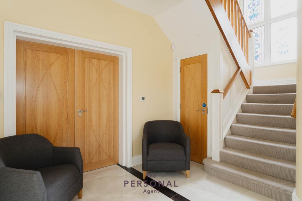 Apartment in Epsom, Parkviews, West Ewell - View 3