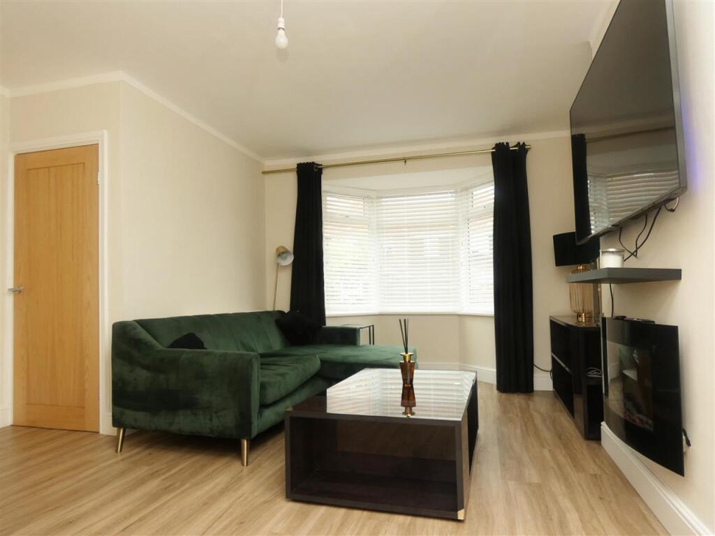 Woolfall Heath Avenue, Huyton, Liverpool – pohled 2