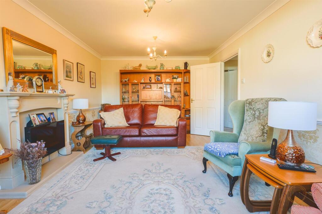 Vicarage Close, Cowbit, Spalding photo 4