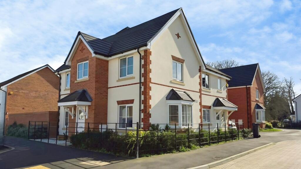 Main image of property: DEANLANDS FARM WAY, SHERFIELD-ON-LODDON, HOOK, RG27