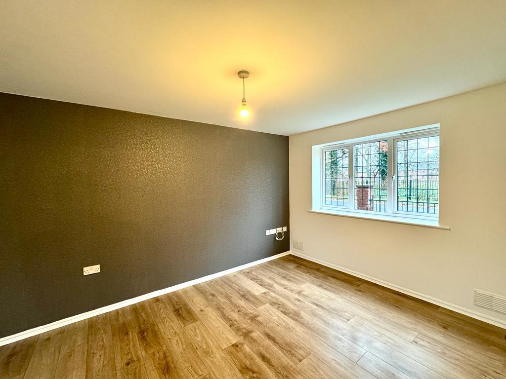 Apartment in Manchester, Newall Green - More
