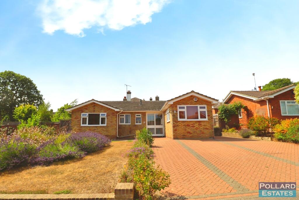 Main image of property: Cozenton Close, Rainham