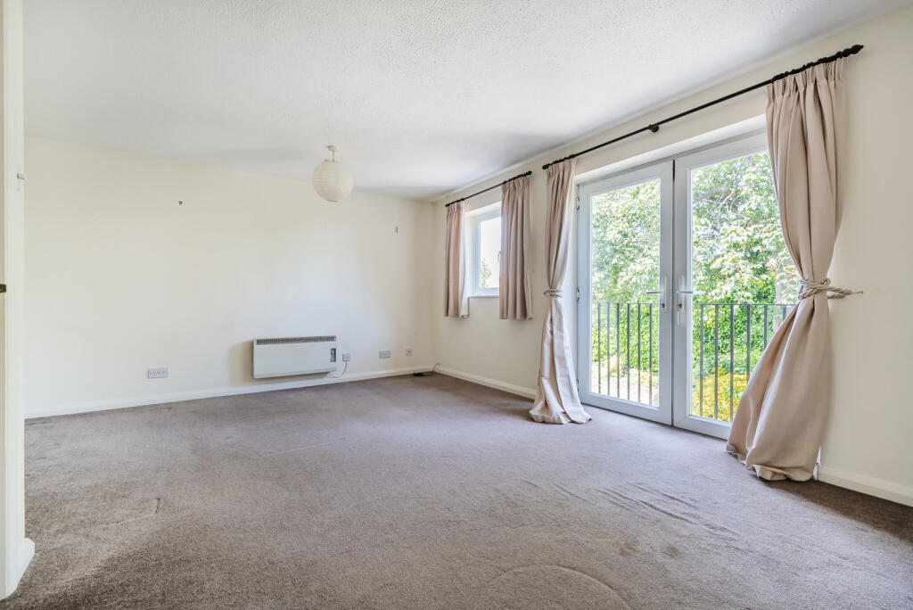 Apartment in Reading - View 4