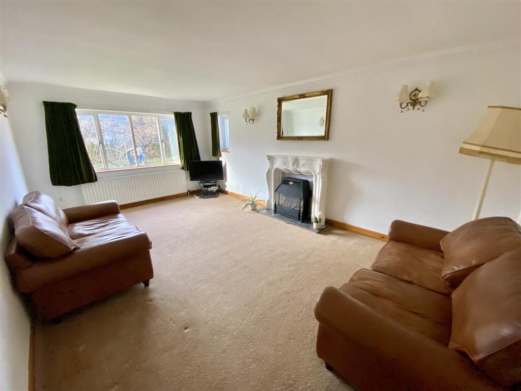 Common Side, Roberttown, Liversedge photo 2