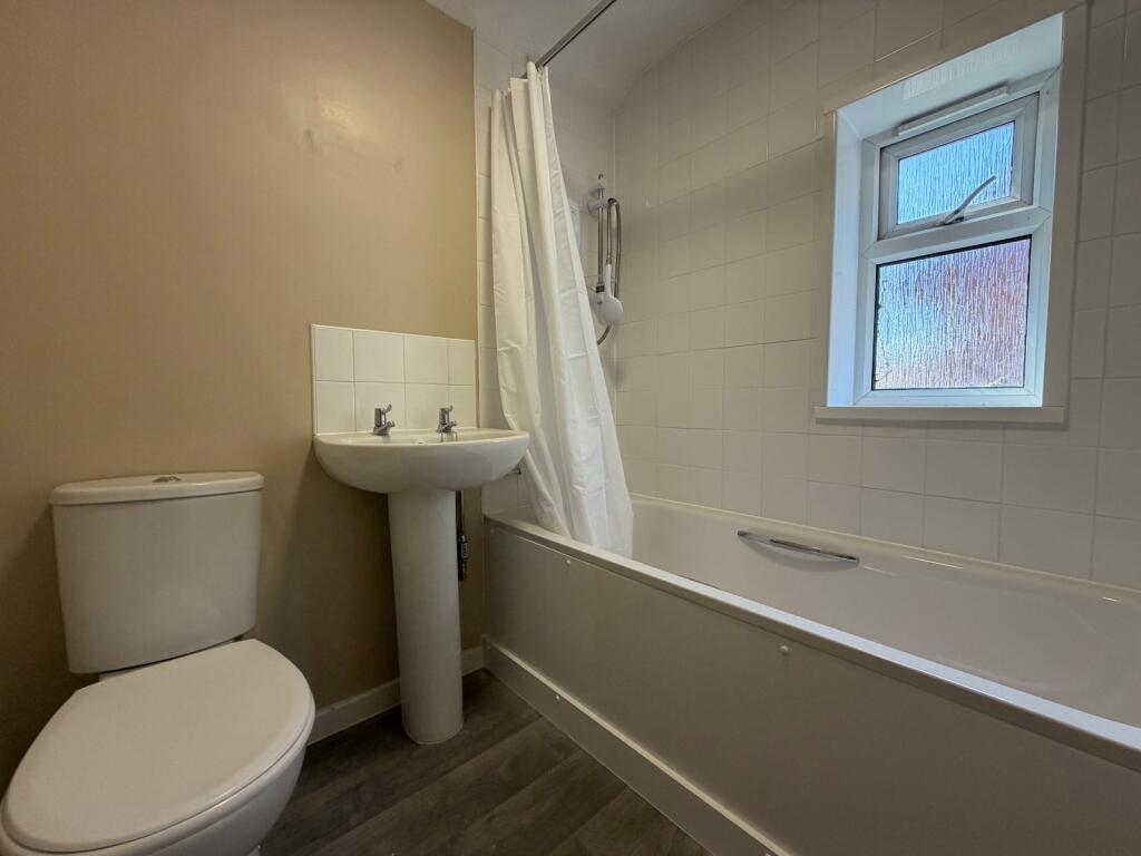 House in Worcester - View 5