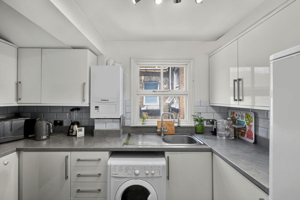 KITCHEN2.jpg