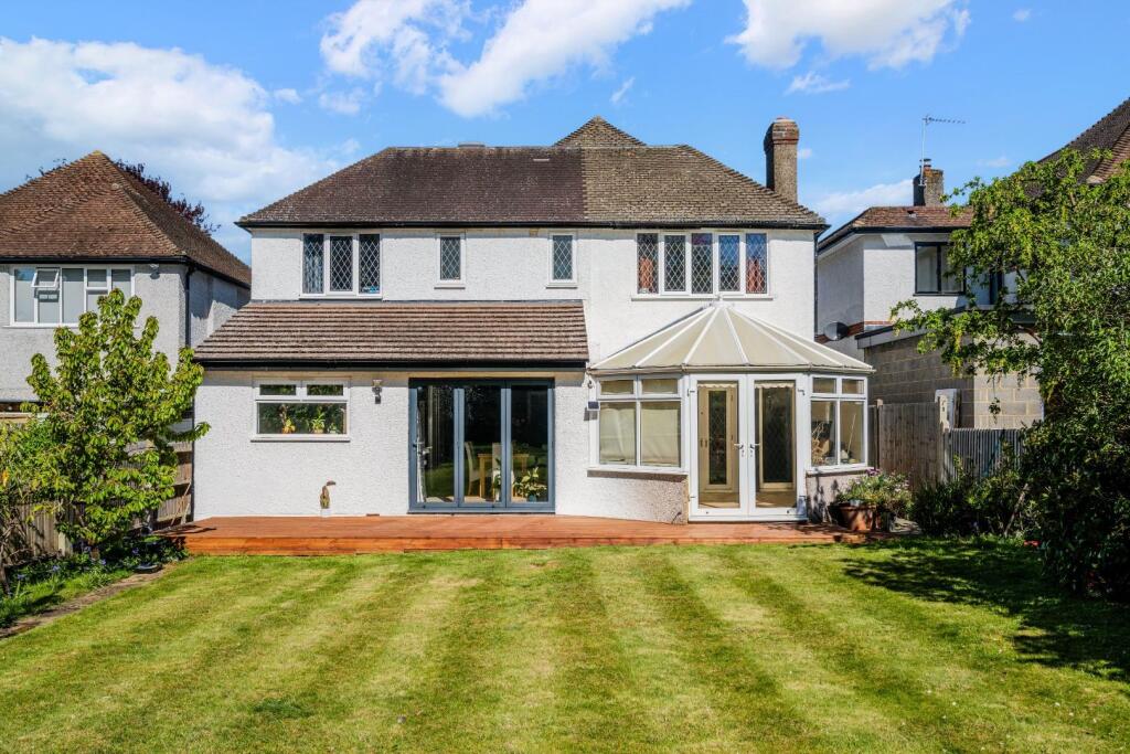 Arundel Avenue, Nonsuch Estate, East Ewell photo 3
