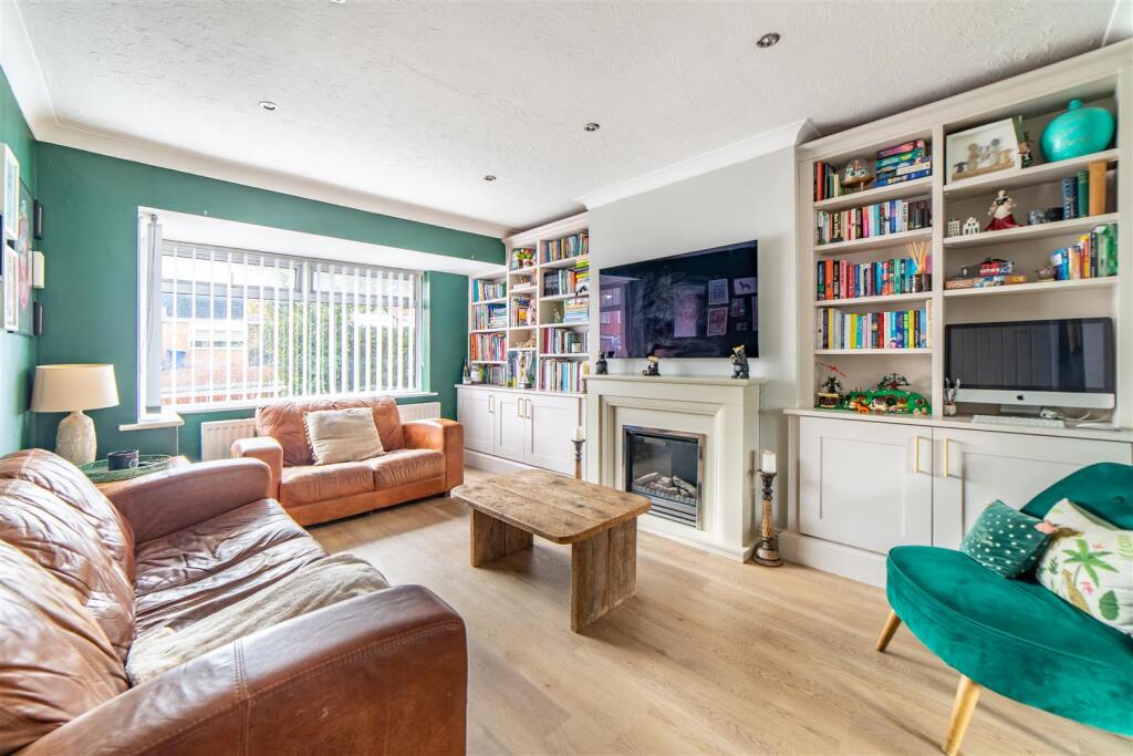 House in Newcastle upon Tyne, Blakelaw, Denton Burn - More