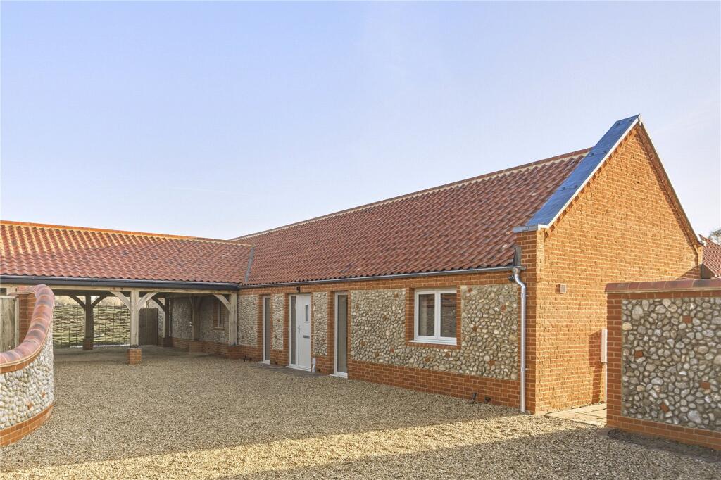 The Old Farmyard, Baconsthorpe, Holt, Norfolk, NR25 photo 2
