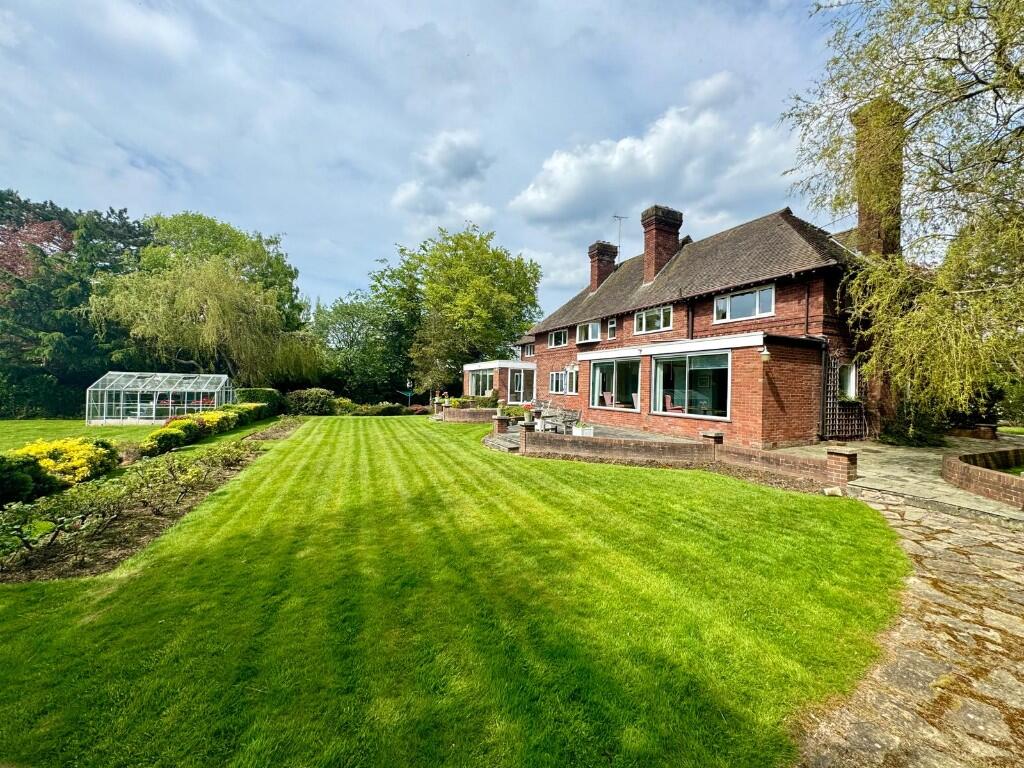 Main image of property: Links Hey Road, CH48