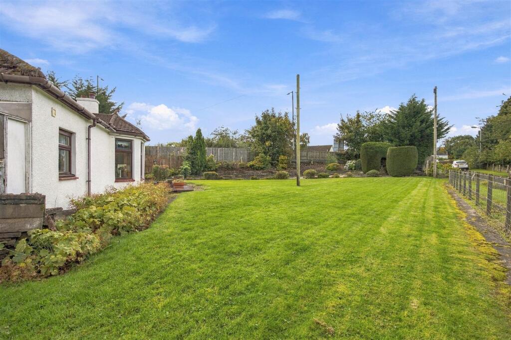 House in Lenzie, Claddens Holdings - View 4