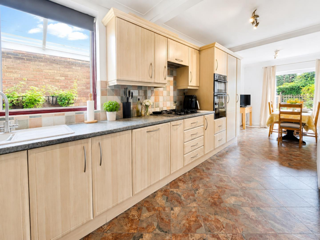 House in Northampton, West Northamptonshire - View 6