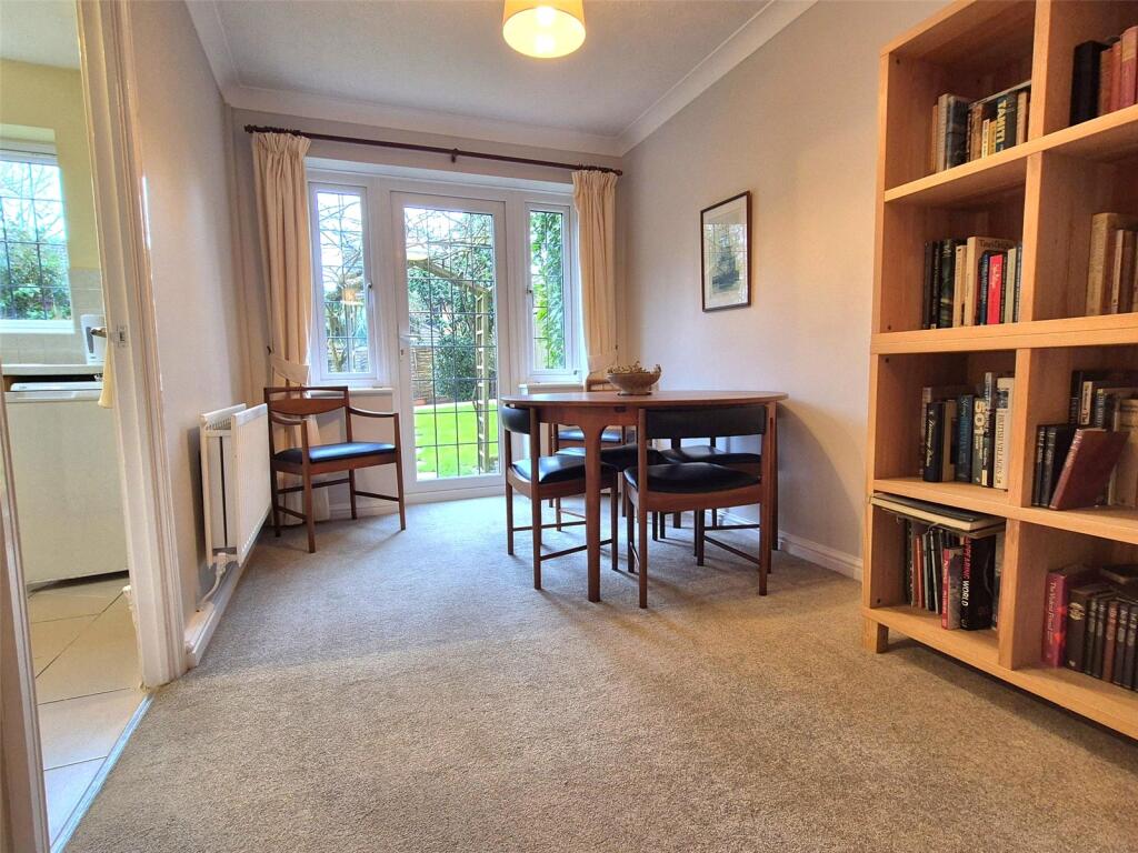 Wordsworth Drive, KENILWORTH, CV8 photo 4
