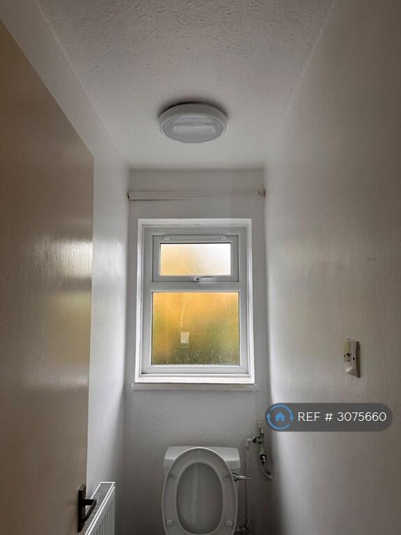 Apartment in Bromley - View 4