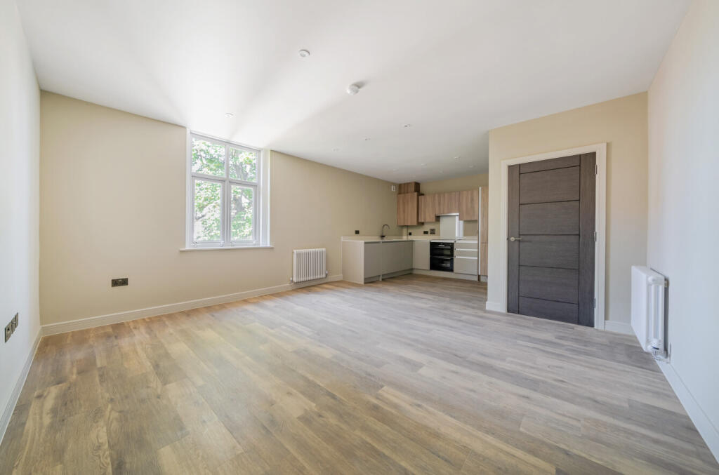 Apartment in Portsmouth, Southsea - View 2