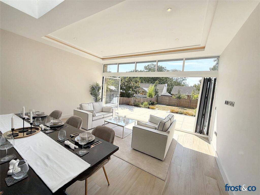 Sandbanks Road, Poole, Dorset, BH14 photo 3