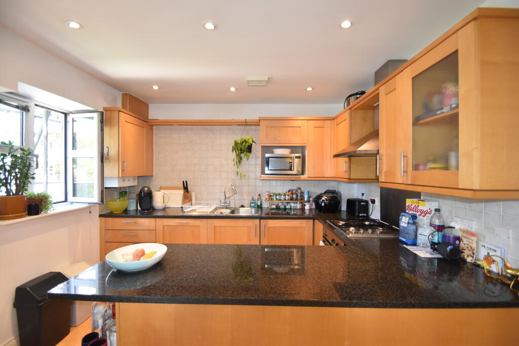 Apartment in London - View 5