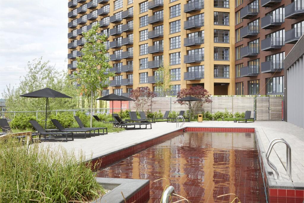 Main image of property: Goodluck Hope, Orchard Place, London, E14