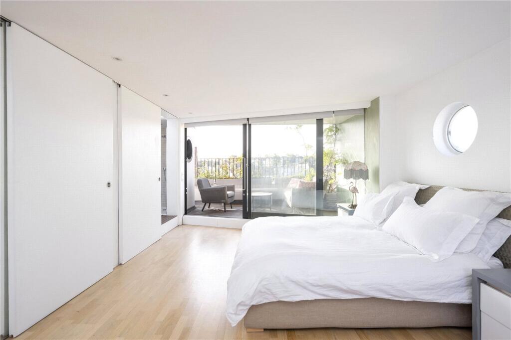 Apartment in London, Royal Borough of Kensington and Chelsea - More