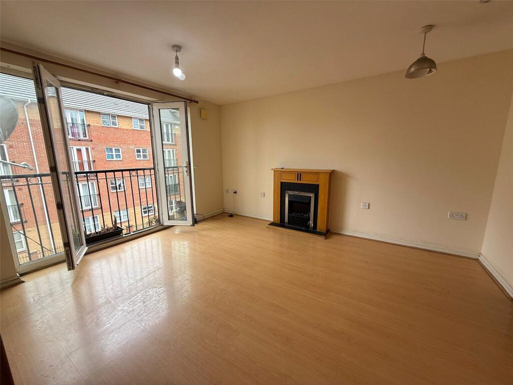 Apartment in Slough - View 2