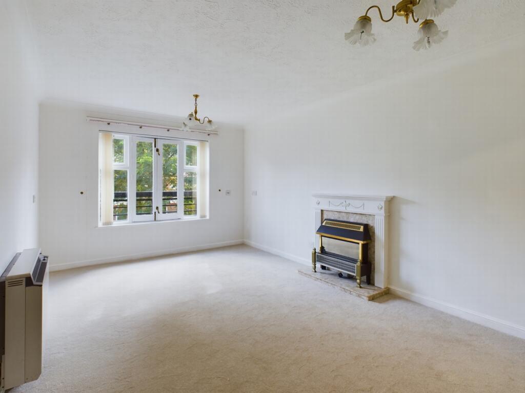 Church Road, Haywards Heath, RH16 photo 2