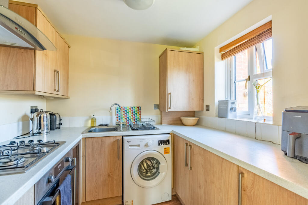Station Road, Harpenden, Hertfordshire, AL5 photo 4