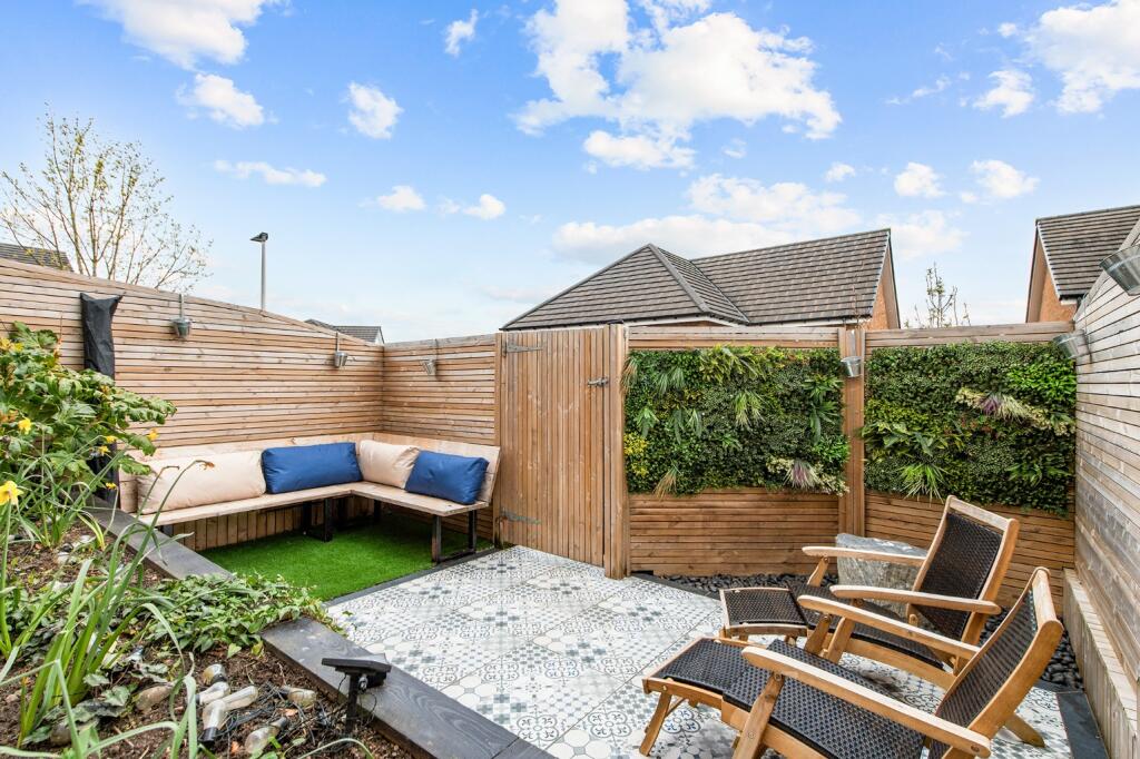 Main image of property: 32 Skelton Park, Denny, Falkirk  FK6 5FL