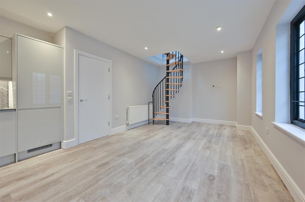 Main image of property: High Street, Watford