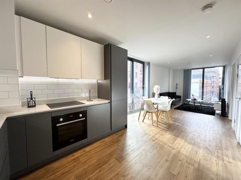 Apartment in Manchester - More