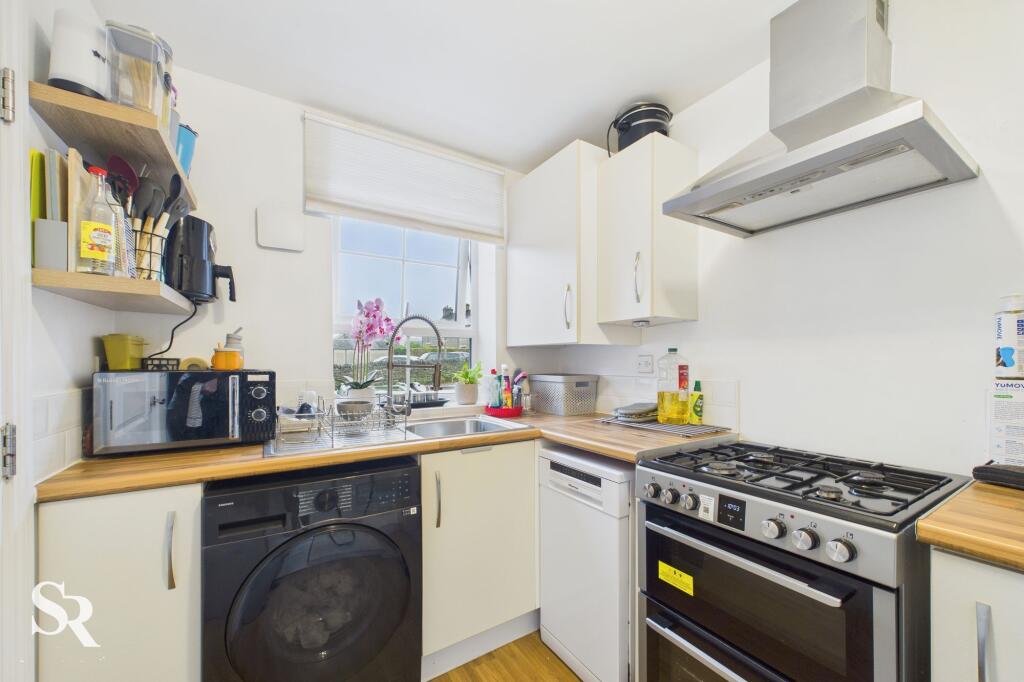 Burrfields Road, Chapel-En-Le-Frith, SK23 photo 3