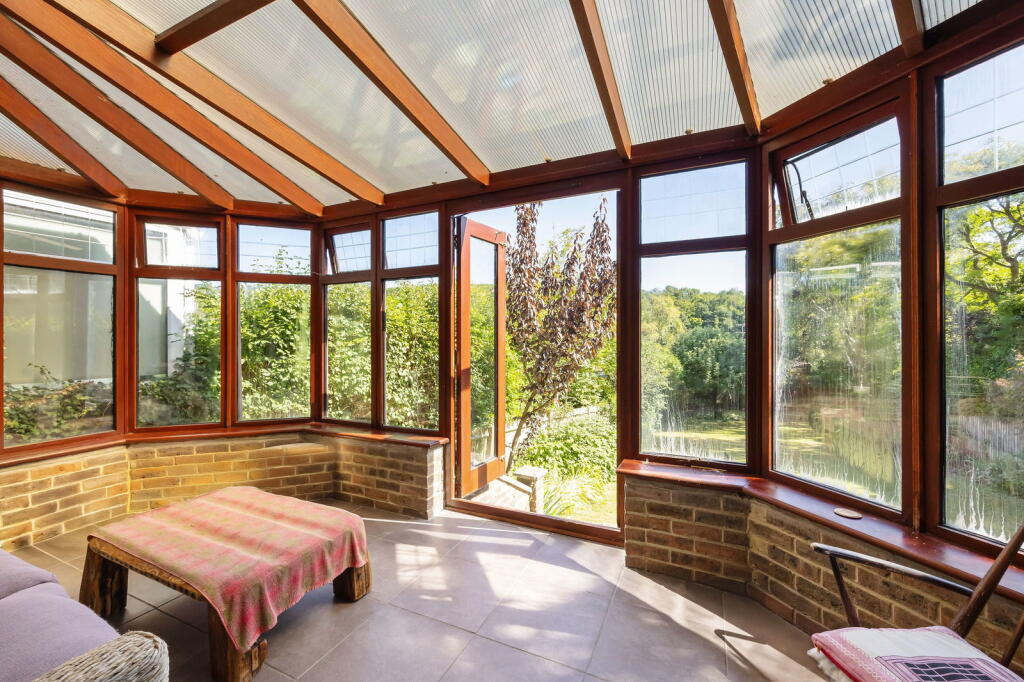 House in Brighton, Patcham, Westdene - View 4