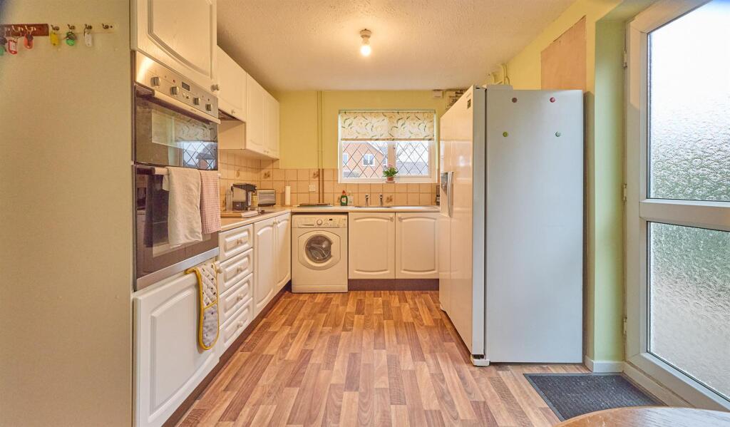 Lawton Close, Hinckley photo 2