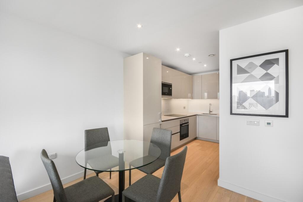 Apartment in London, Browning Estate, Elephant and Castle - View 4