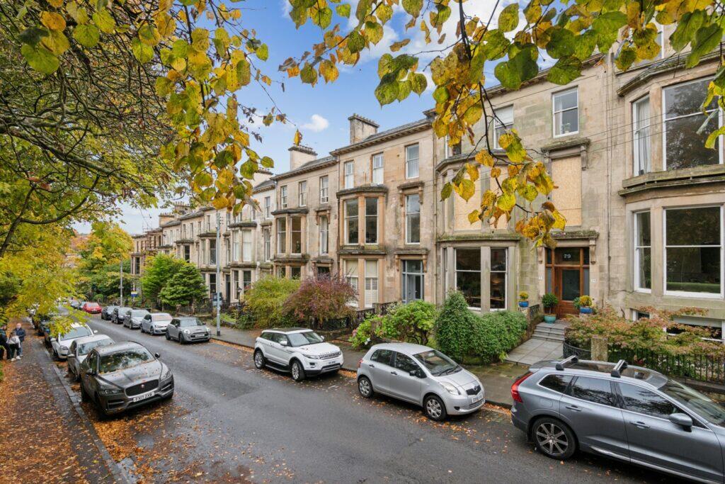 Main image of property: B/1 28 Huntly Gardens, Dowanhill, G12 9AU