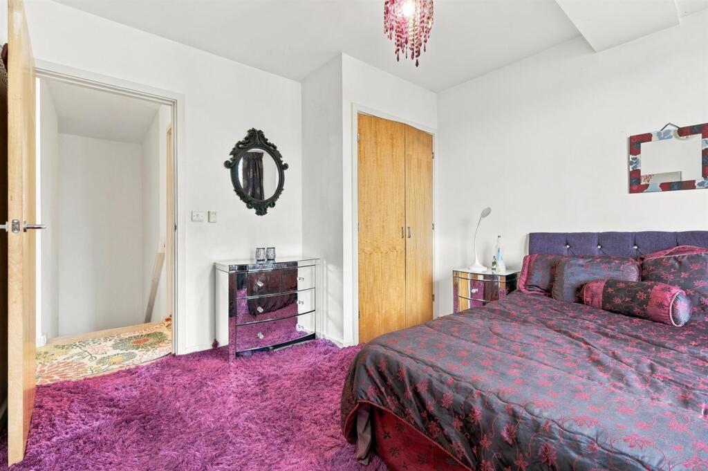 Apartment in London - View 5