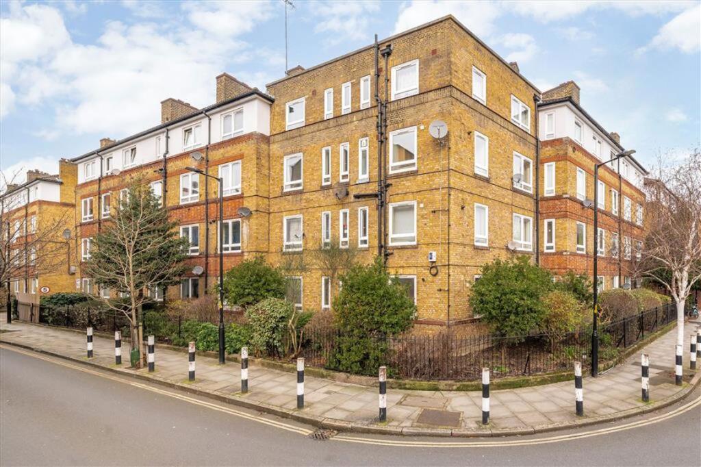 Main image of property: Whites Grounds Estate, London Bridge