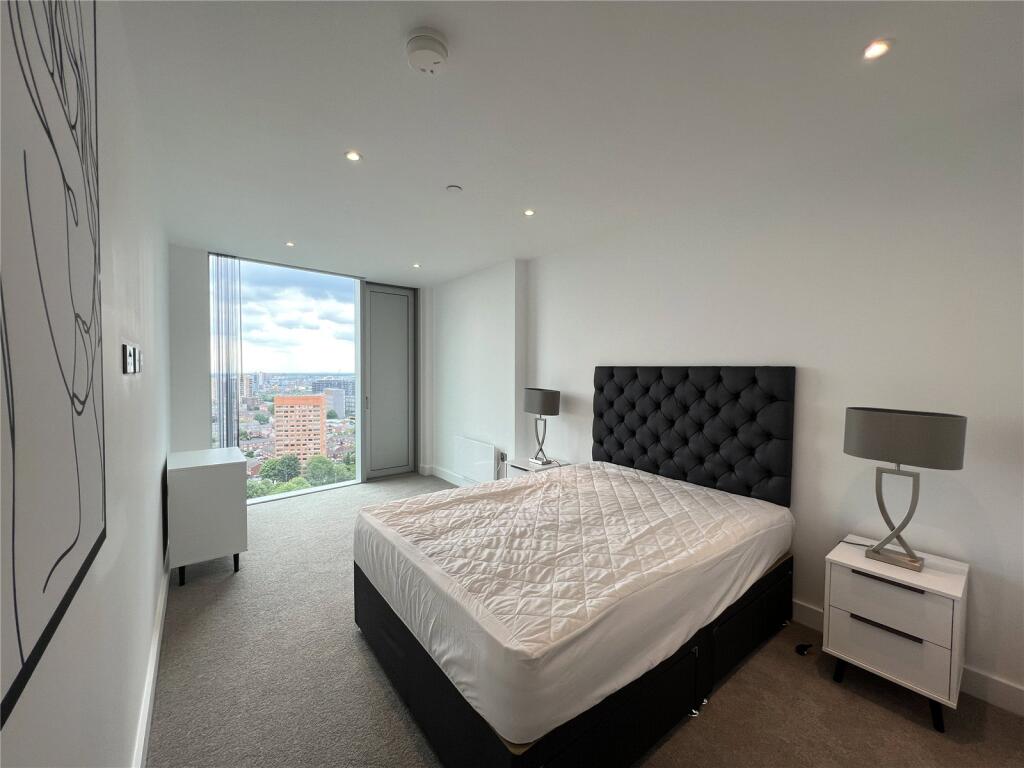 Apartment in Manchester, City Centre - View 5