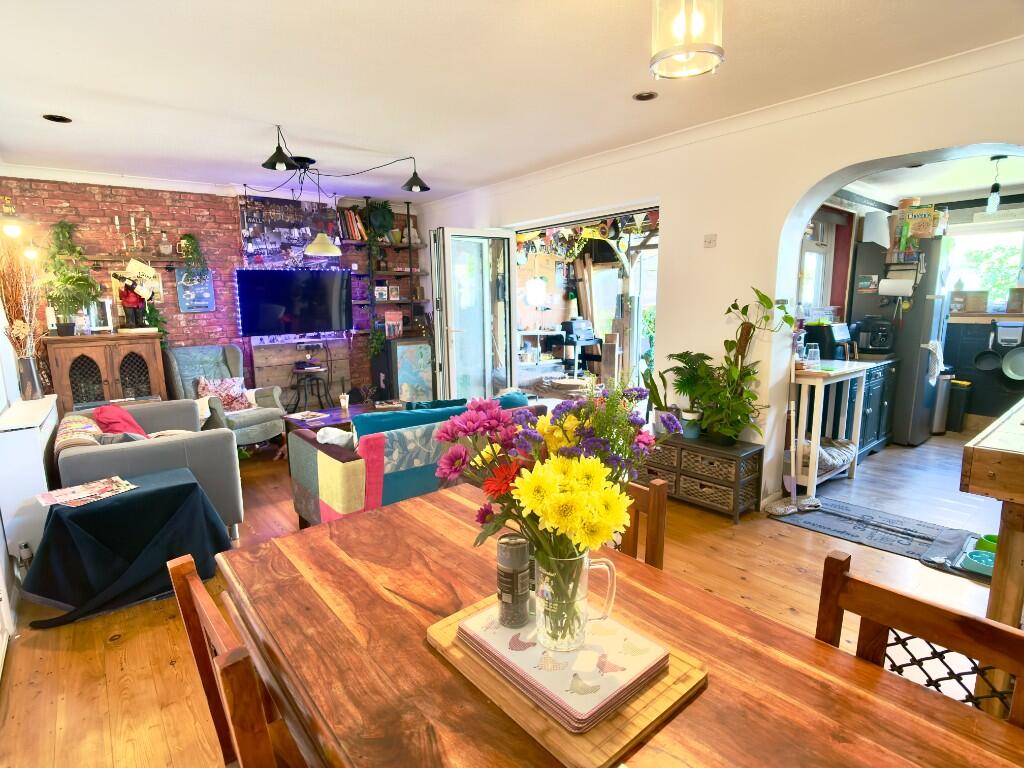 Main image of property: Howard Road, Horsham, West Sussex, RH13