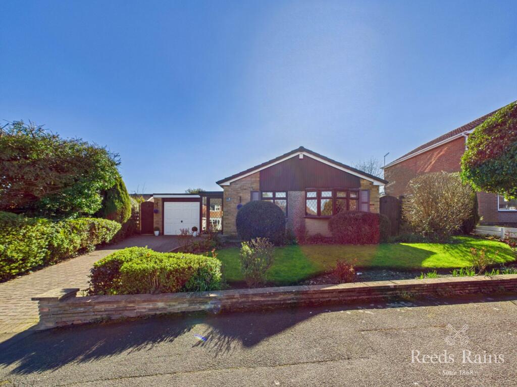 3-bed bungalow on Campion Drive, Guisborough, North Yorkshire, TS14, £310,000