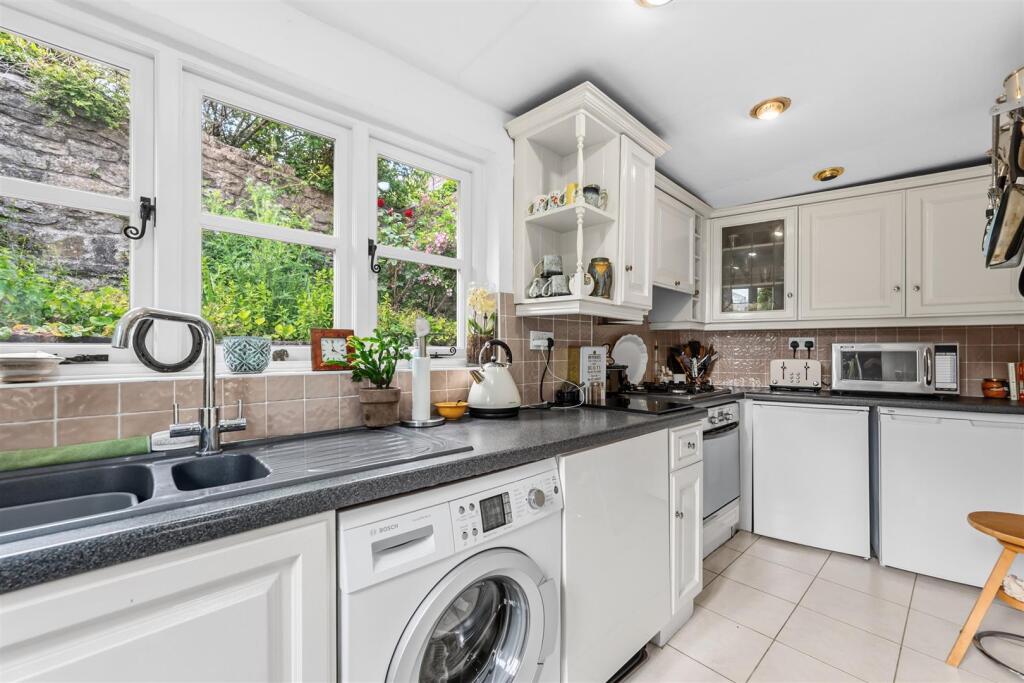 House in Matlock, Breamfield, Wirksworth - More