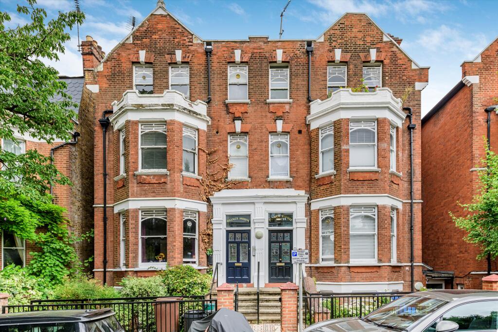 1-bed flat on Old Palace Lane, Richmond, TW9, £395,000