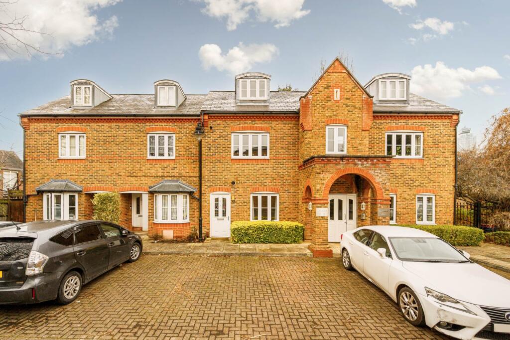 Main image of property: Kingsleigh Close, Brentford
