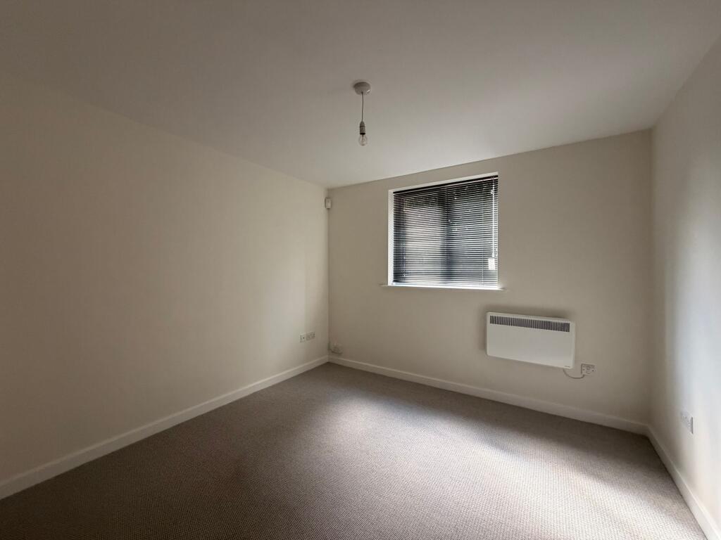 Apartment in Birmingham, West Midlands - More