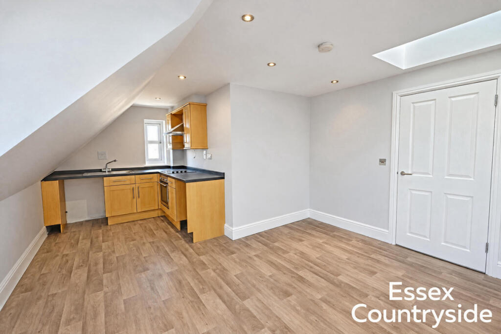 Eastwood Road, Rayleigh, SS6 photo 4