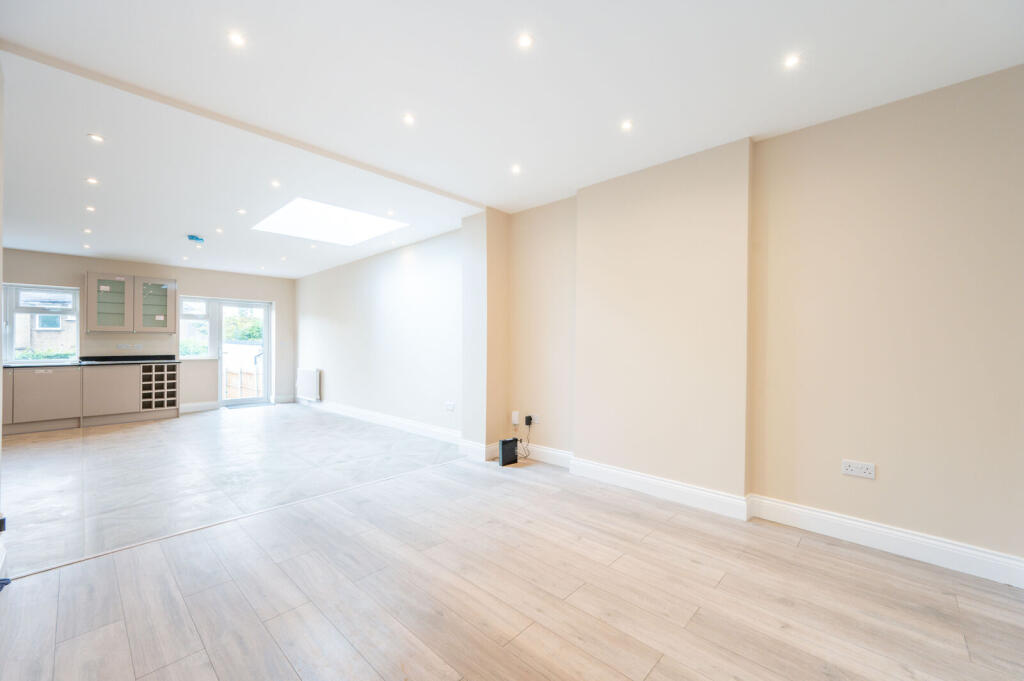 House in London - View 3