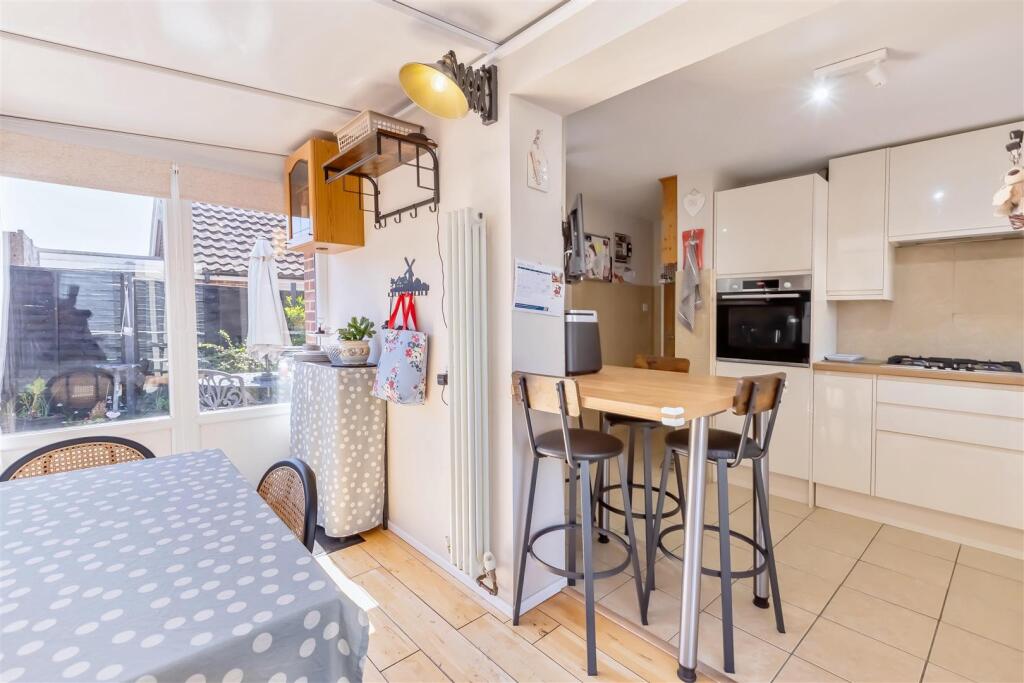 Quantock Road, Worthing photo 3