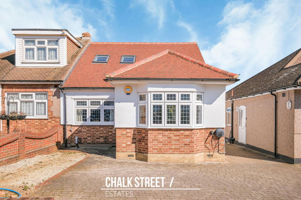 Main image of property: Hacton Drive, Hornchurch, RM12